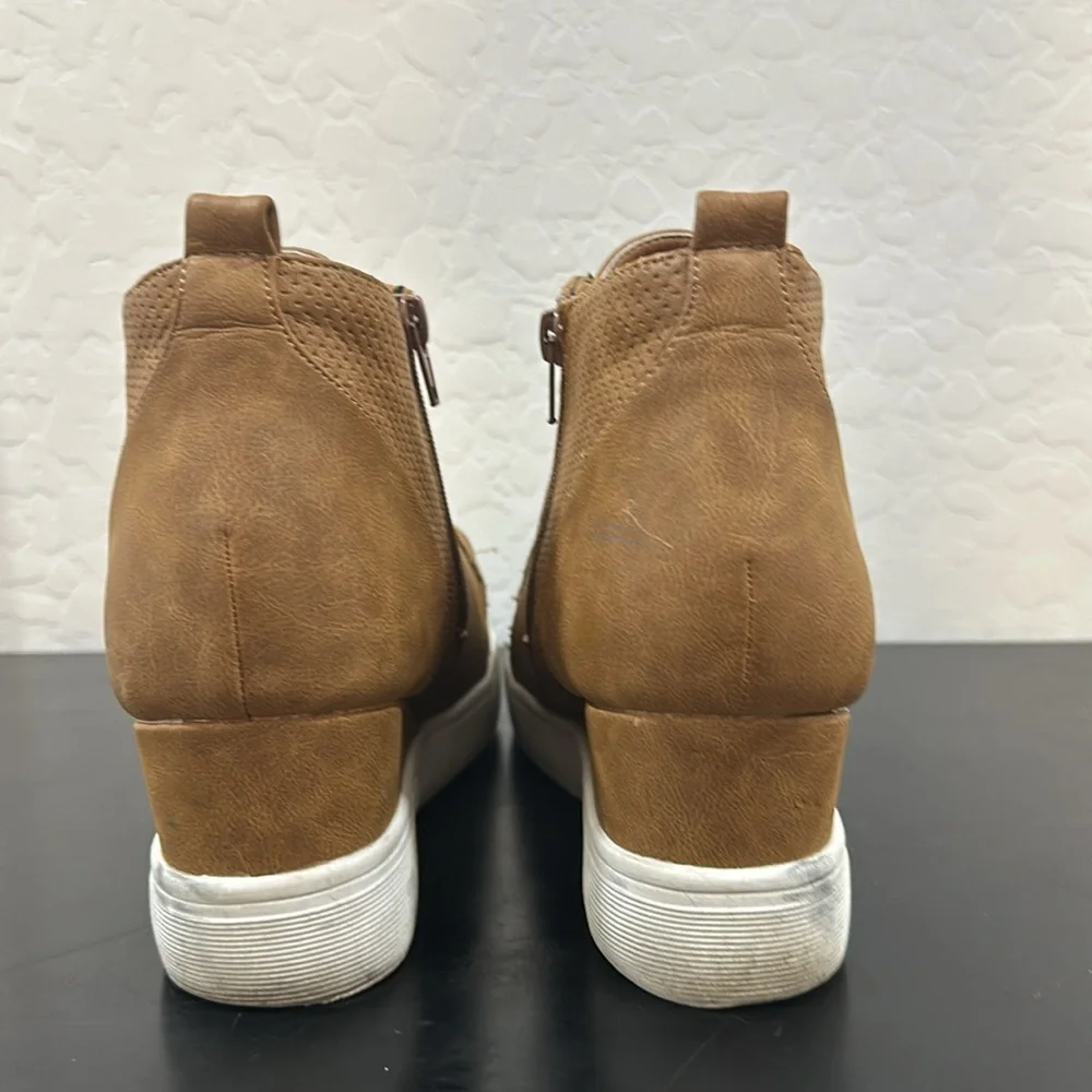 Dream Pairs heeled ankle bootie platform wedge stretch top faux leather 2.5”heel